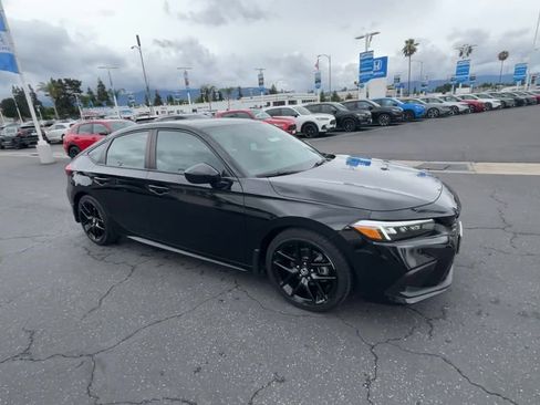 Used 2023 Honda Civic Sport image 2