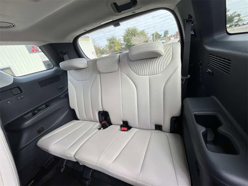 Used 2025 Hyundai Palisade Calligraphy image 14