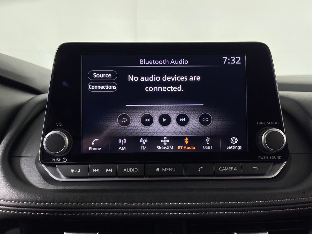 Used 2025 Nissan Rogue SV FWD image 22