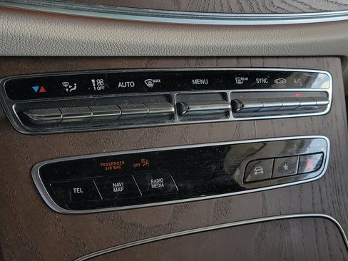 Used 2022 Mercedes-Benz E 350 Sedan image 28
