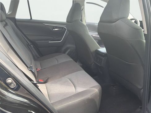 Used 2025 Toyota RAV4 XLE AWD/4WD image 19