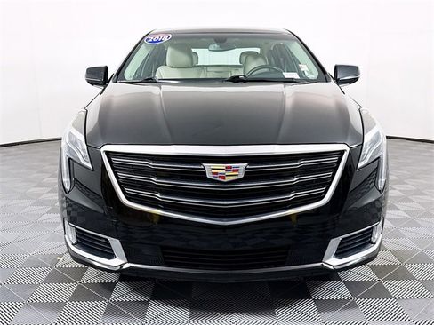 Used 2018 Cadillac XTS Luxury image 2
