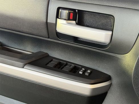 Used 2017 Toyota Tundra SR5 image 23