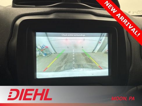 Used 2018 Jeep Renegade Latitude w/ Cold Weather Group image 29