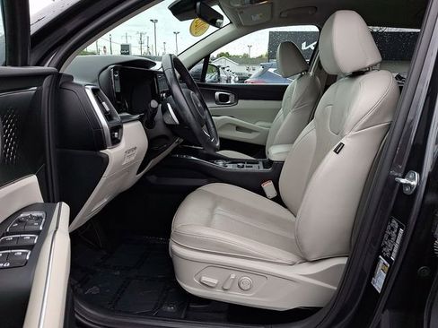 Certified 2023 Kia Sorento EX AWD/4WD image 13