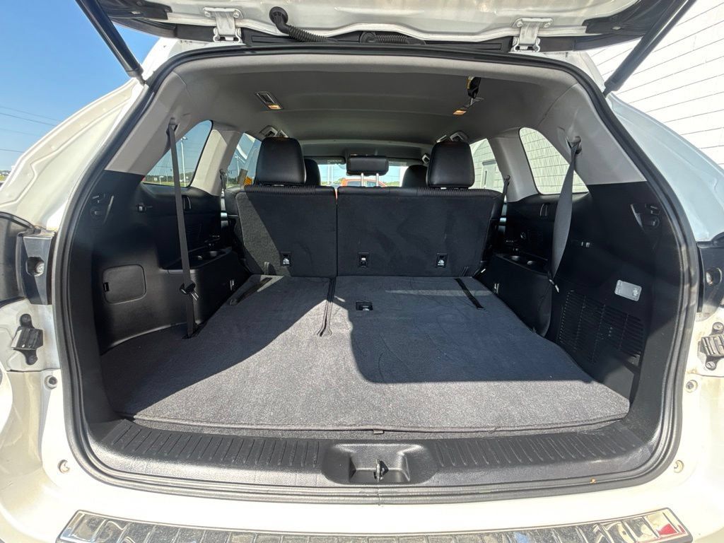 Used 2017 Toyota Highlander Plus FWD image 30