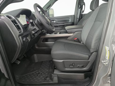 New 2026 RAM 3500 Big Horn AWD/4WD image 18