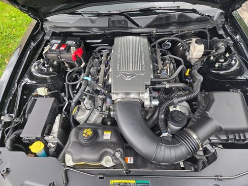 Used 2010 Ford Mustang GT Premium RWD image 18