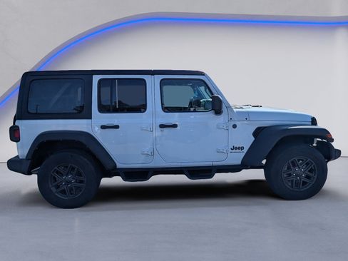 Used 2024 Jeep Wrangler Unlimited Sport AWD/4WD image 6