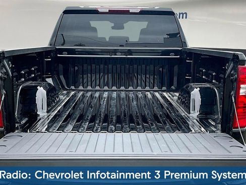 Used 2025 Chevrolet Silverado 1500 LT AWD/4WD image 10