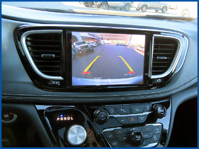 Used 2026 Chrysler Pacifica Limited w/ S Appearance Package FWD image 24