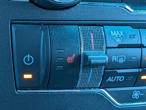 Used 2017 Ford Explorer XLT w/ Equipment Group 202A image 19