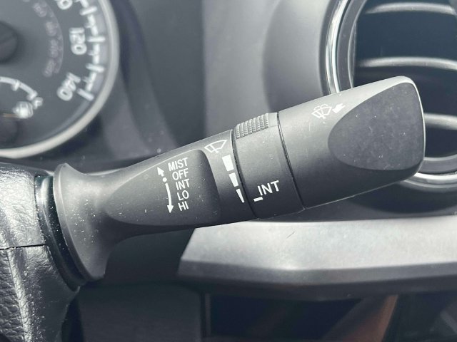Used 2018 Toyota Tacoma TRD Sport AWD/4WD image 26