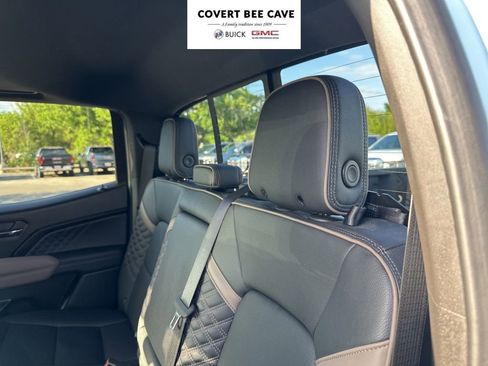 Used 2025 GMC Canyon Denali image 20