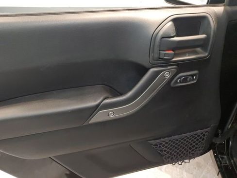 Used 2018 Jeep Wrangler Unlimited Sport S AWD/4WD image 11