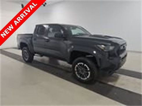 Certified 2025 Toyota Tacoma TRD Off-Road image 1