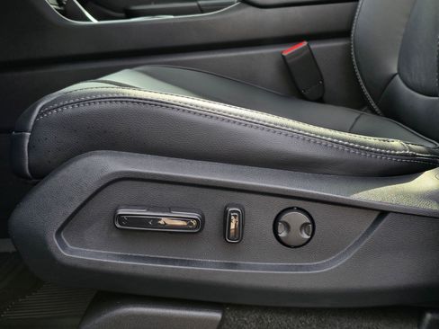 Certified 2024 Honda Pilot Touring image 22