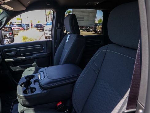 New 2026 RAM 3500 Big Horn AWD/4WD image 15