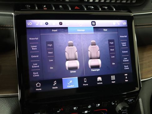 Used 2025 Jeep Grand Cherokee Summit AWD/4WD image 36