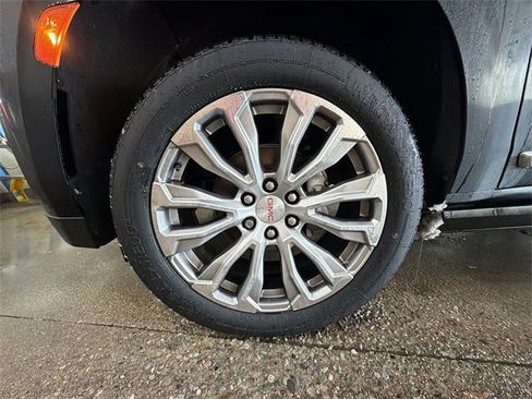 Used 2022 GMC Yukon Denali image 10