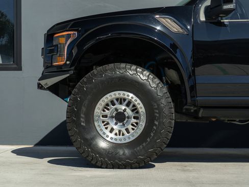 Used 2017 Ford F150 Raptor w/ Equipment Group 802A Luxury AWD/4WD image 20