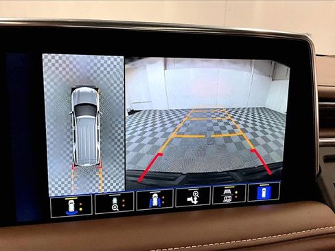 Used 2024 Chevrolet Suburban High Country image 26