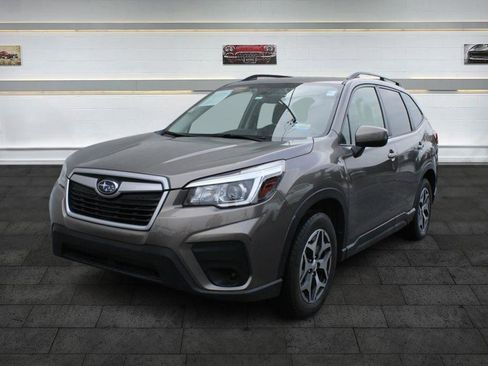 Used 2019 Subaru Forester Premium image 3
