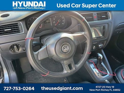 Used 2011 Volkswagen Jetta SE image 10