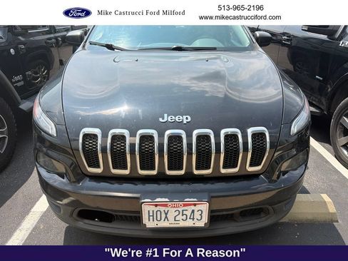 Used 2017 Jeep Cherokee Sport AWD/4WD image 2