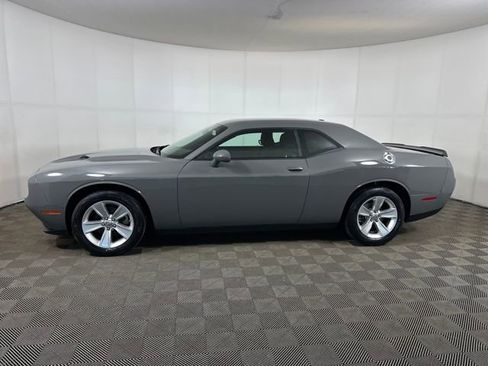 Used 2023 Dodge Challenger SXT image 6