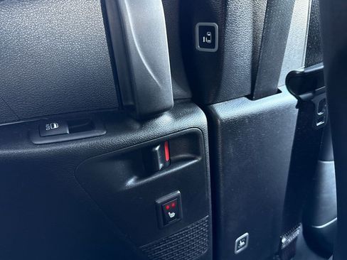 Used 2019 Chrysler Pacifica Touring-L Plus w/ Advanced Safetytec Group FWD image 22