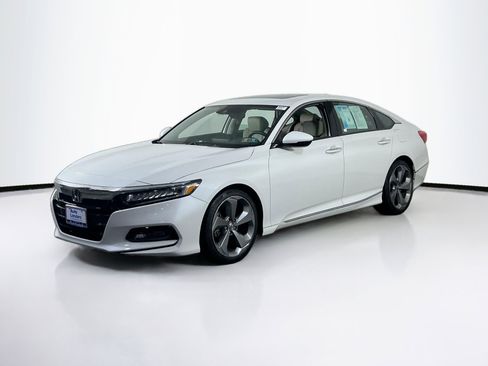 Used 2018 Honda Accord Touring image 1