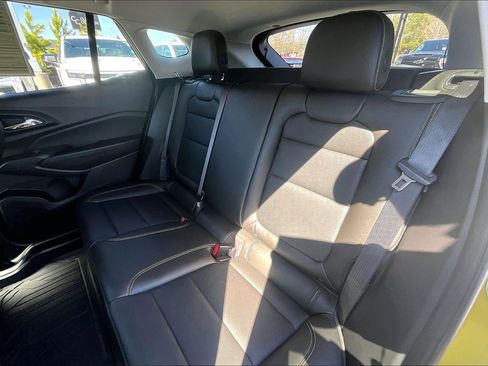 Used 2024 Chevrolet Trax ACTIV w/ Sunroof Package image 20