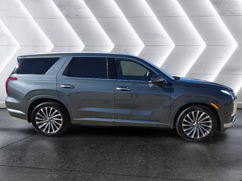 Used 2023 Hyundai Palisade Calligraphy image 4