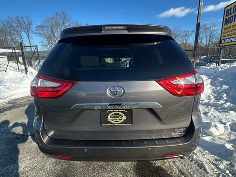 Used 2015 Toyota Sienna Limited image 5