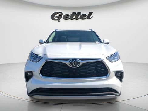 New 2026 Toyota Highlander Platinum AWD/4WD image 2