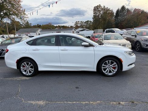 Used 2015 Chrysler 200 Limited w/ Convenience Group image 8