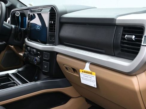 New 2025 Ford F250 XLT w/ Black Appearance Package image 27