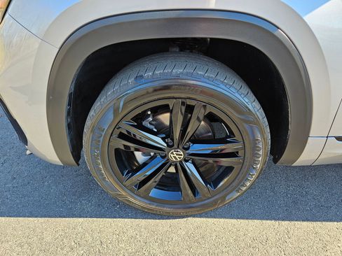 Used 2023 Volkswagen Atlas Cross Sport SEL image 25