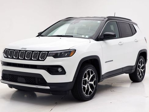 Used 2025 Jeep Compass Limited AWD/4WD image 2