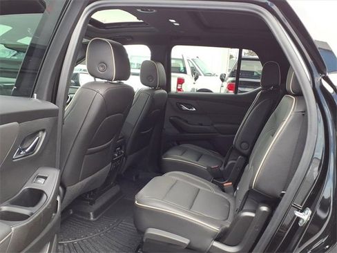 Used 2023 Chevrolet Traverse Premier w/ Redline Edition image 17