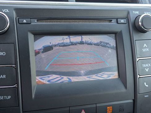 Used 2016 Toyota Camry SE FWD image 19