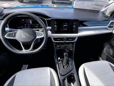 New 2026 Volkswagen Taos SE FWD image 3