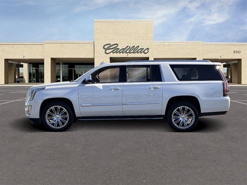 Used 2018 Cadillac Escalade ESV Luxury image 8