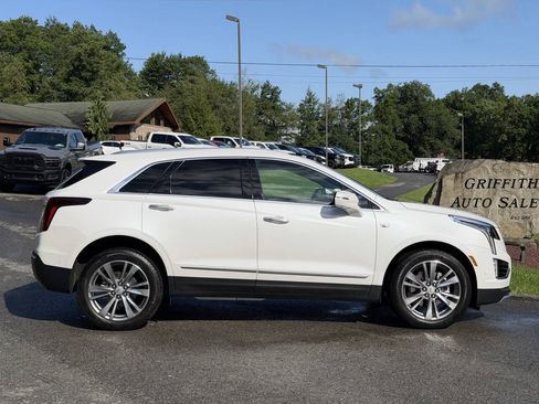 Used 2025 Cadillac XT5 Premium Luxury w/ Technology Package AWD/4WD image 3