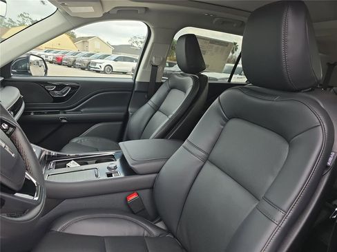New 2026 Lincoln Aviator AWD image 15
