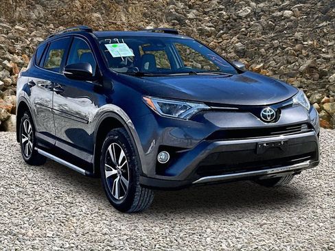 Used 2017 Toyota RAV4 XLE w/ Protection Package image 10