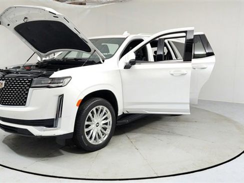 Certified 2024 Cadillac Escalade Premium Luxury image 9