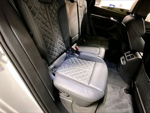 Used 2024 Audi SQ5 Premium Plus w/ Premium Plus Package image 17