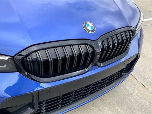 Used 2024 BMW 330i xDrive Sedan w/ M Sport Package AWD/4WD image 29
